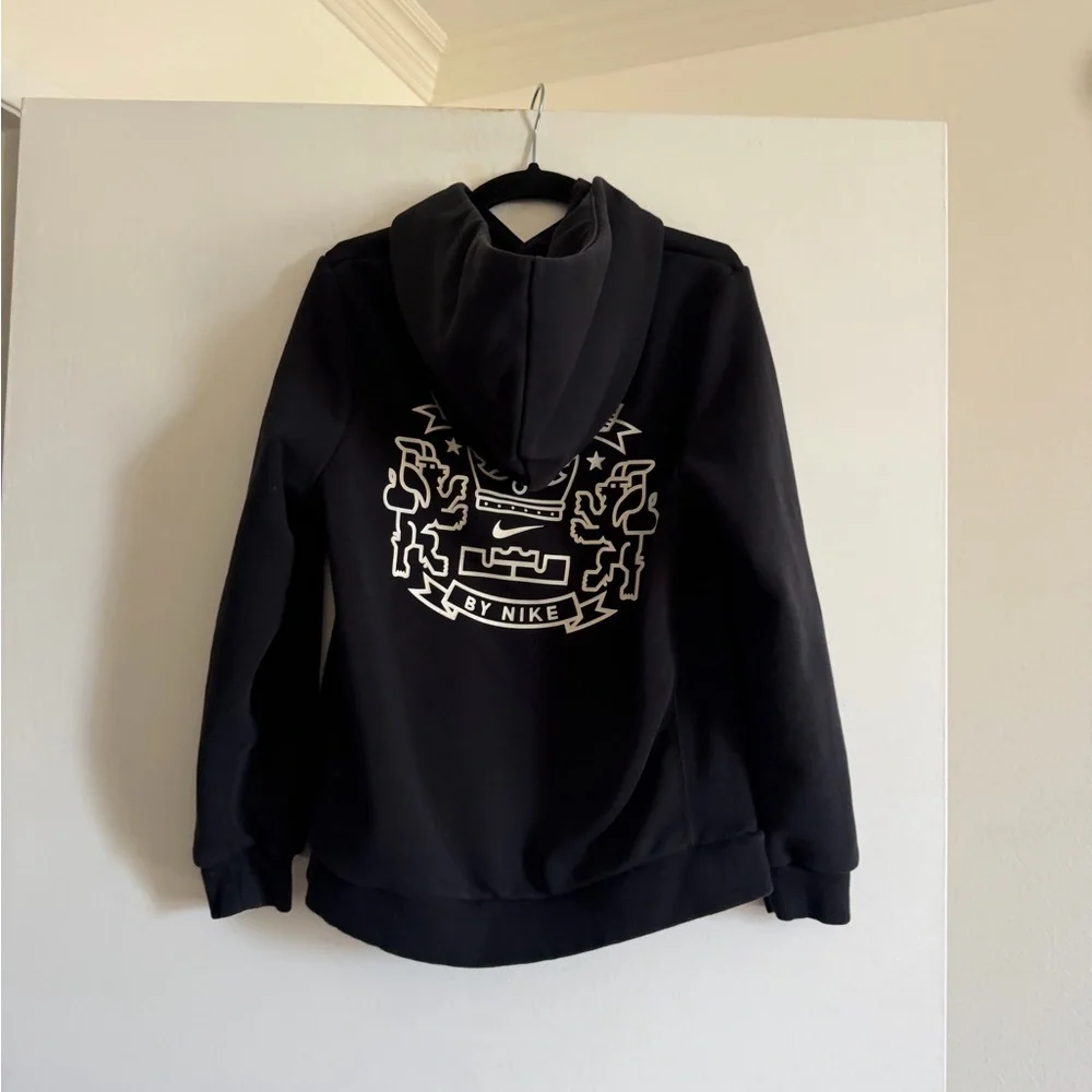 Nike LeBron James ‘King’ Kids Black Po Hoodie Sweater size Medium EUC - Picture 12 of 16